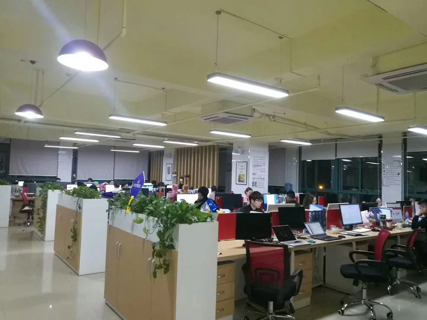 Yiwu Wanyi Apparel Co., Ltd. 3