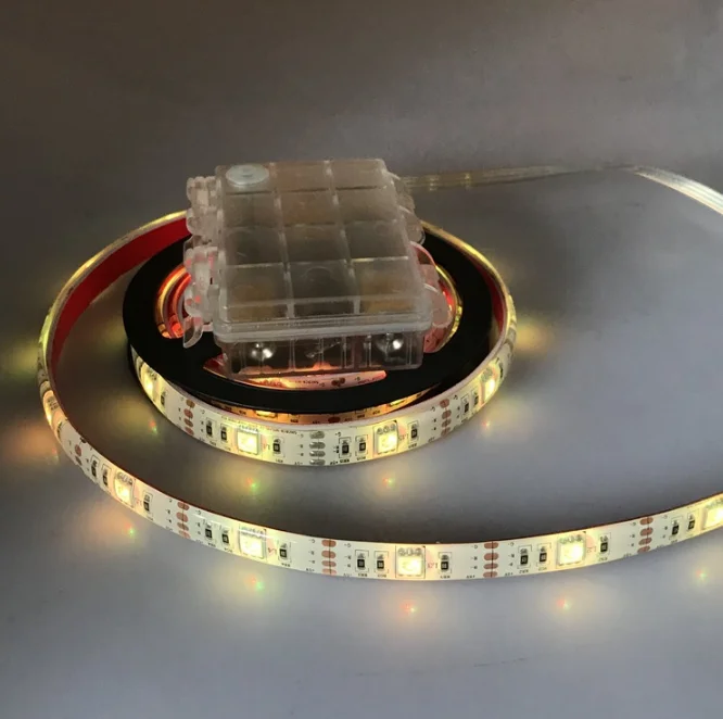 Светодиодная лента SMD5050 RGB на батарейках 5 в постоянного тока 1 м/60 светодиодов гибкая с батарейным блоком/коробкой