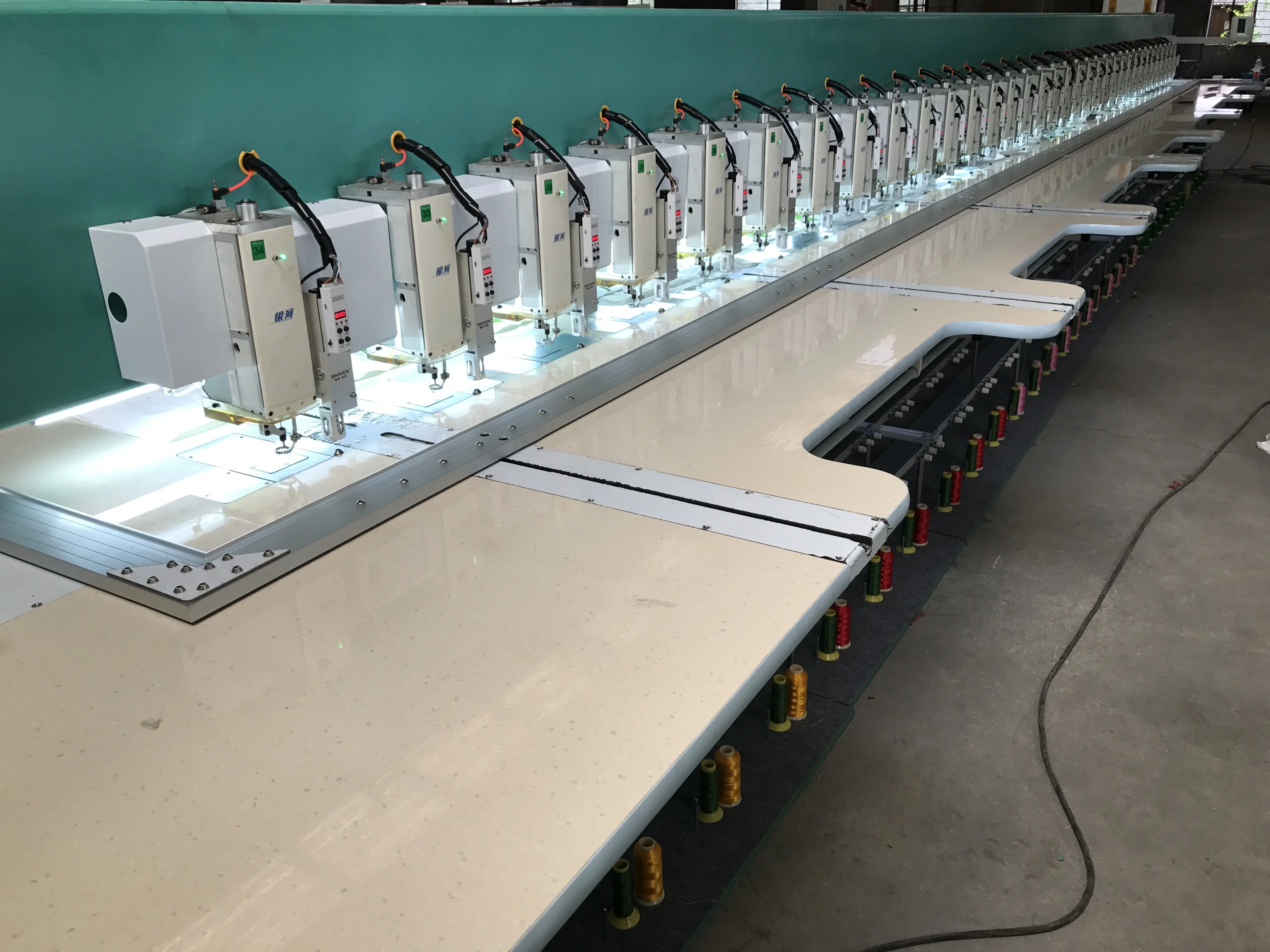 HIGH SPEED 34 HEAD CHENILLE EMBROIDERY MACHINE