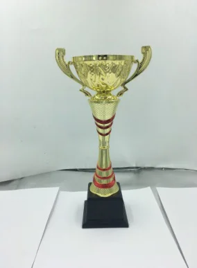 Пластиковый трофей триумфа с фигурным трофером