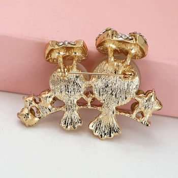 Broche Grenouille Intemporelle – Alliage Doré 2 Microns – Strass – Vintage