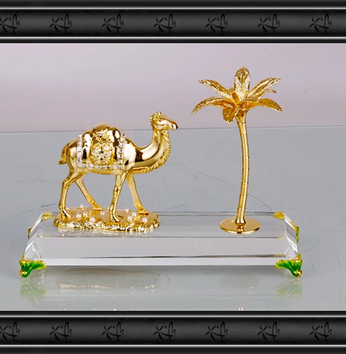 金メッキのキャメル像 - メタルトロフィー記念品 148x76x158mm