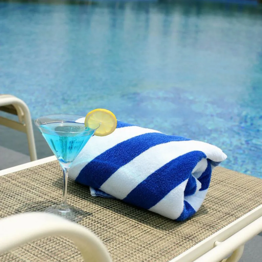 China 100% Cotton Custom Beach Towels Stripe Foldable Sand Free Pool ...