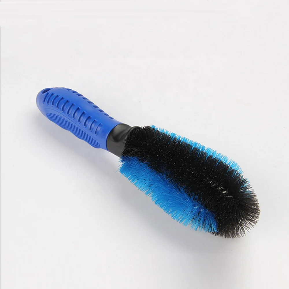 Многофункциональная щетка для автомобильных колес