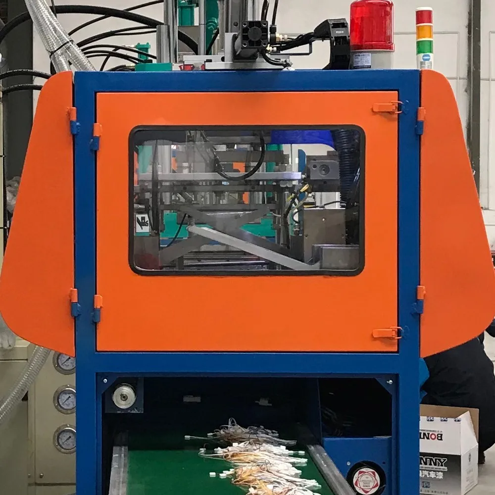 Полностью автоматическая машина для производства Пластика вертикальный для висячей бирки машина для одежды, обуви, Hangbag-HM-55T-HT