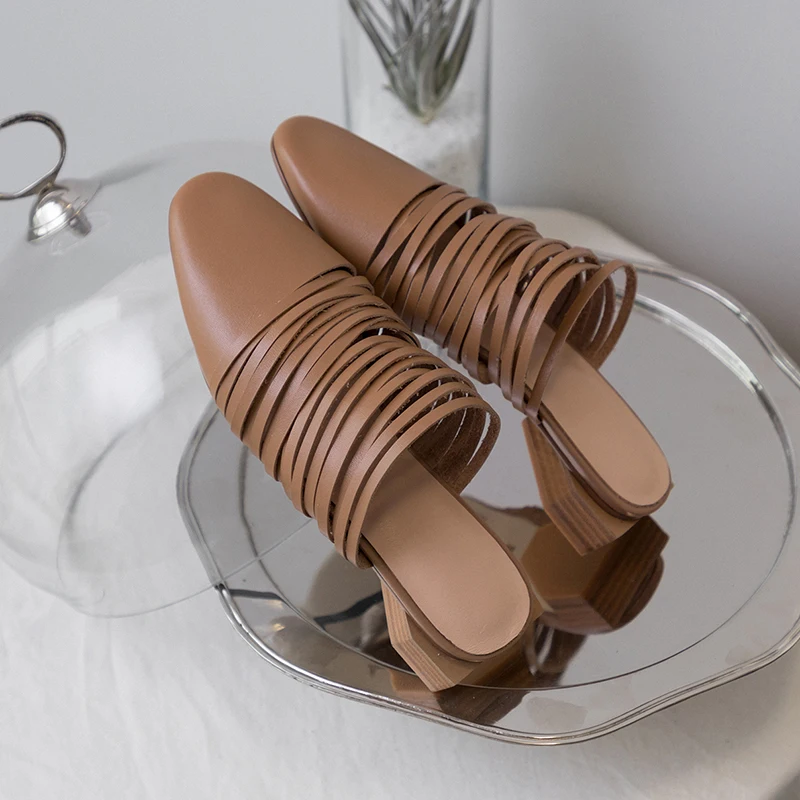 
 WETKISS/поставка фабрики оптовая продажа; Женская обувь; Женские туфли-лодочки модельные туфли без шнуровки на низком каблуке с заостренным носком кожаные босоножки с открытой пяткой; Модные женские босоножки с открытой пяткой; Цвет:  