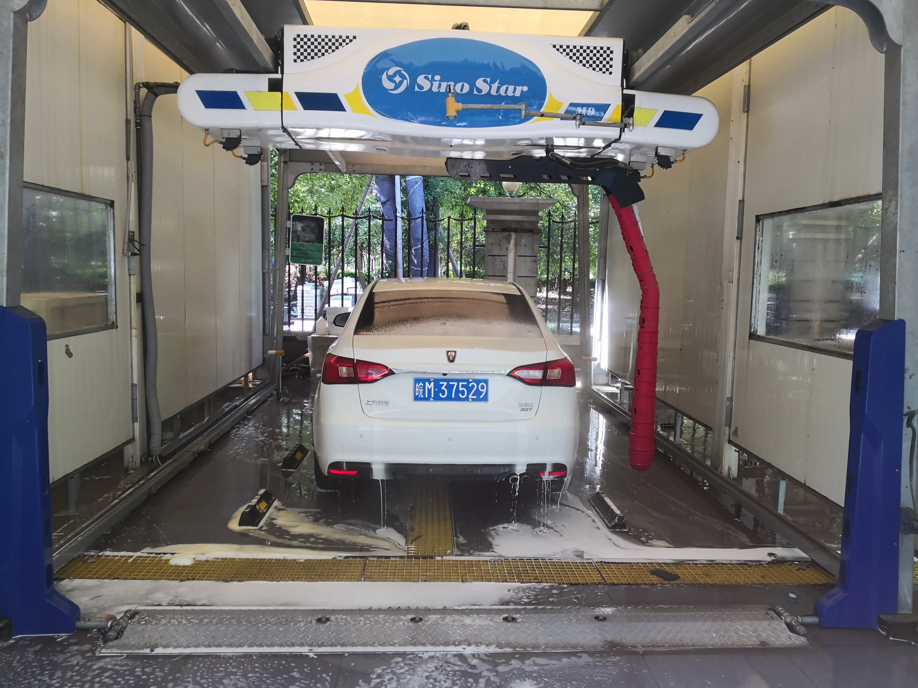 Лучшее качество бесконтактная Машина для мойки автомобиля лазерное автоматическое оборудование цена на продажу с колесной щеткой по желанию