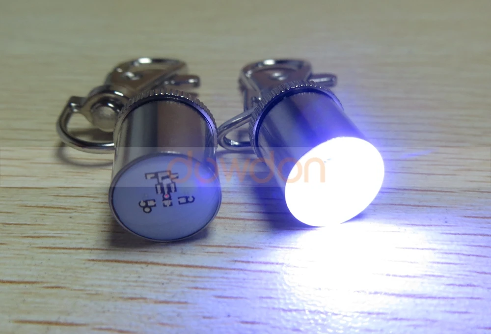 Key Chain Cute Puppy Neck Keychain Dog LED Light Pet Pendant Flashing Lamp Pet Signal Light