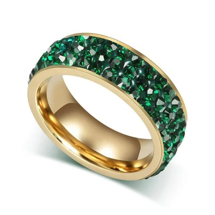 Золотое кольцо в камнях