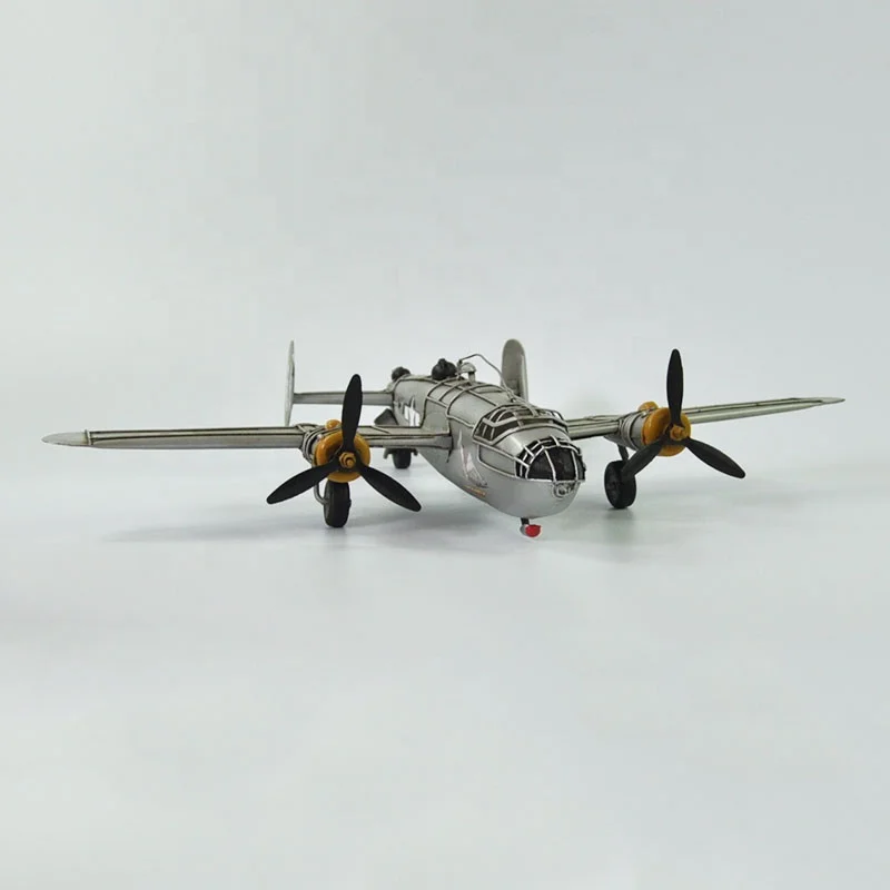 Vintage B25 Airplane Model - 1:40 Scale Antique Aircraft Metal
