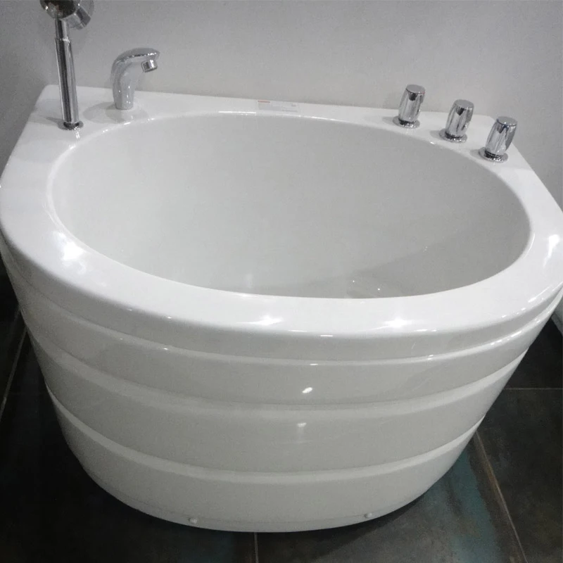 Moneta Asymmetric Mini Oval Bathtub (H-45)