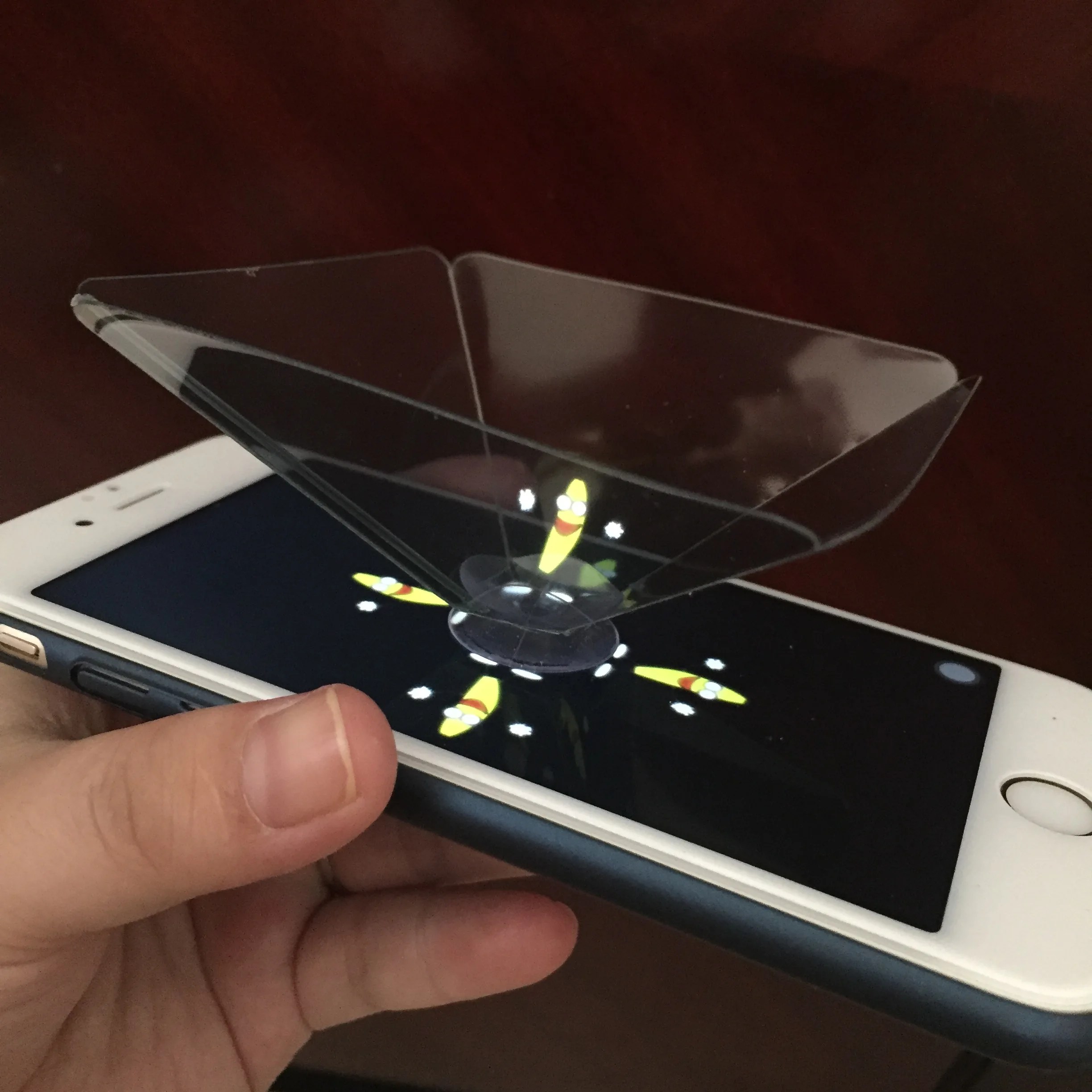 Smartphone 3D Hologram Projector