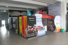 Shanghai Yuzhen Display Co., Ltd. 2