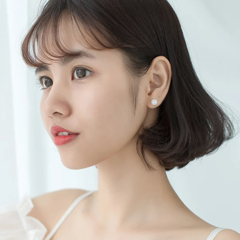 Женские серьги-гвоздики из серебра 925 пробы с фианитами