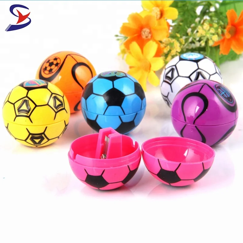 Figurine de footballeur, taille-crayon en cuivre avec figurine de