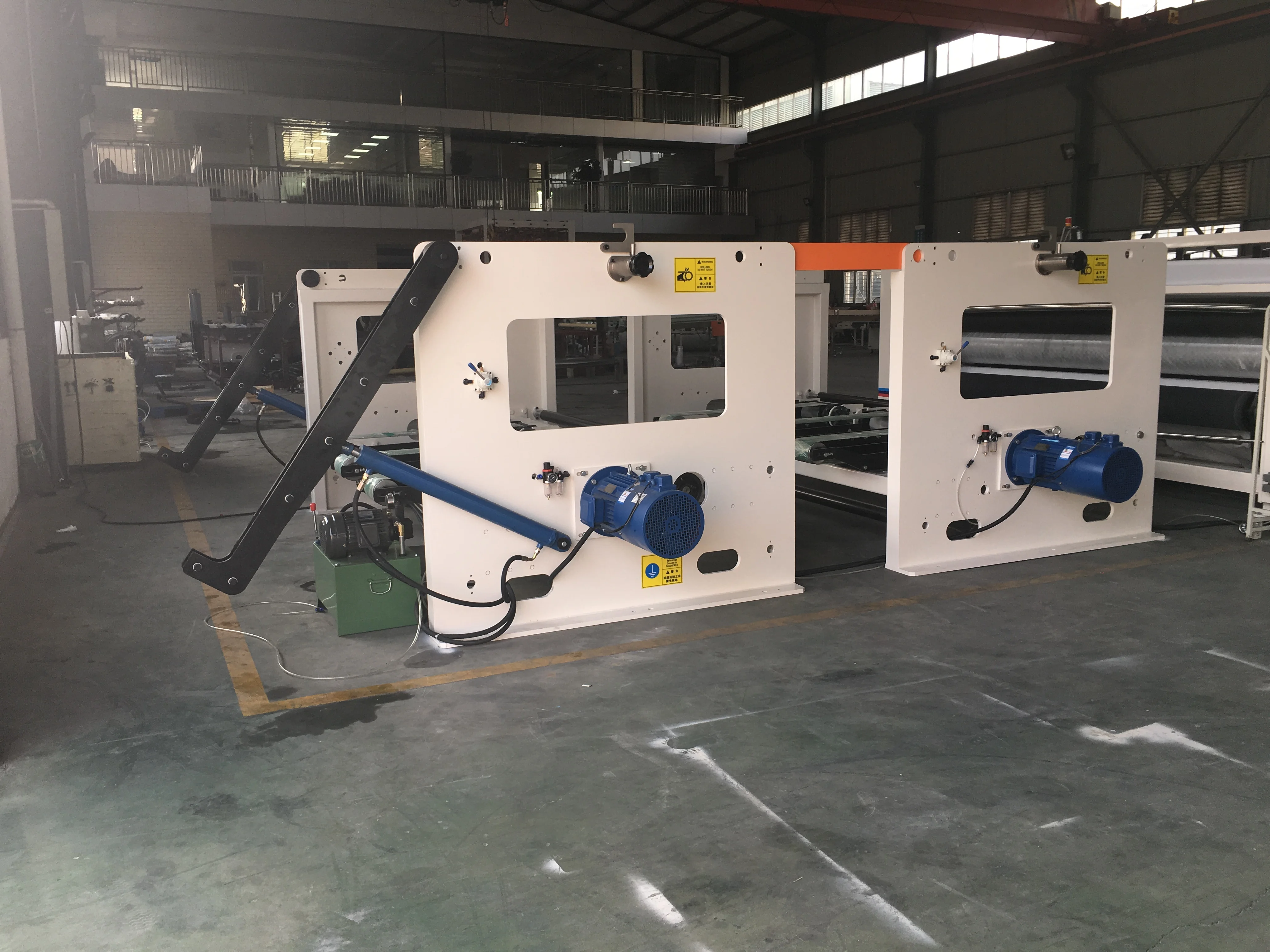 High production maxi roll and small toilet paper rewinding machine