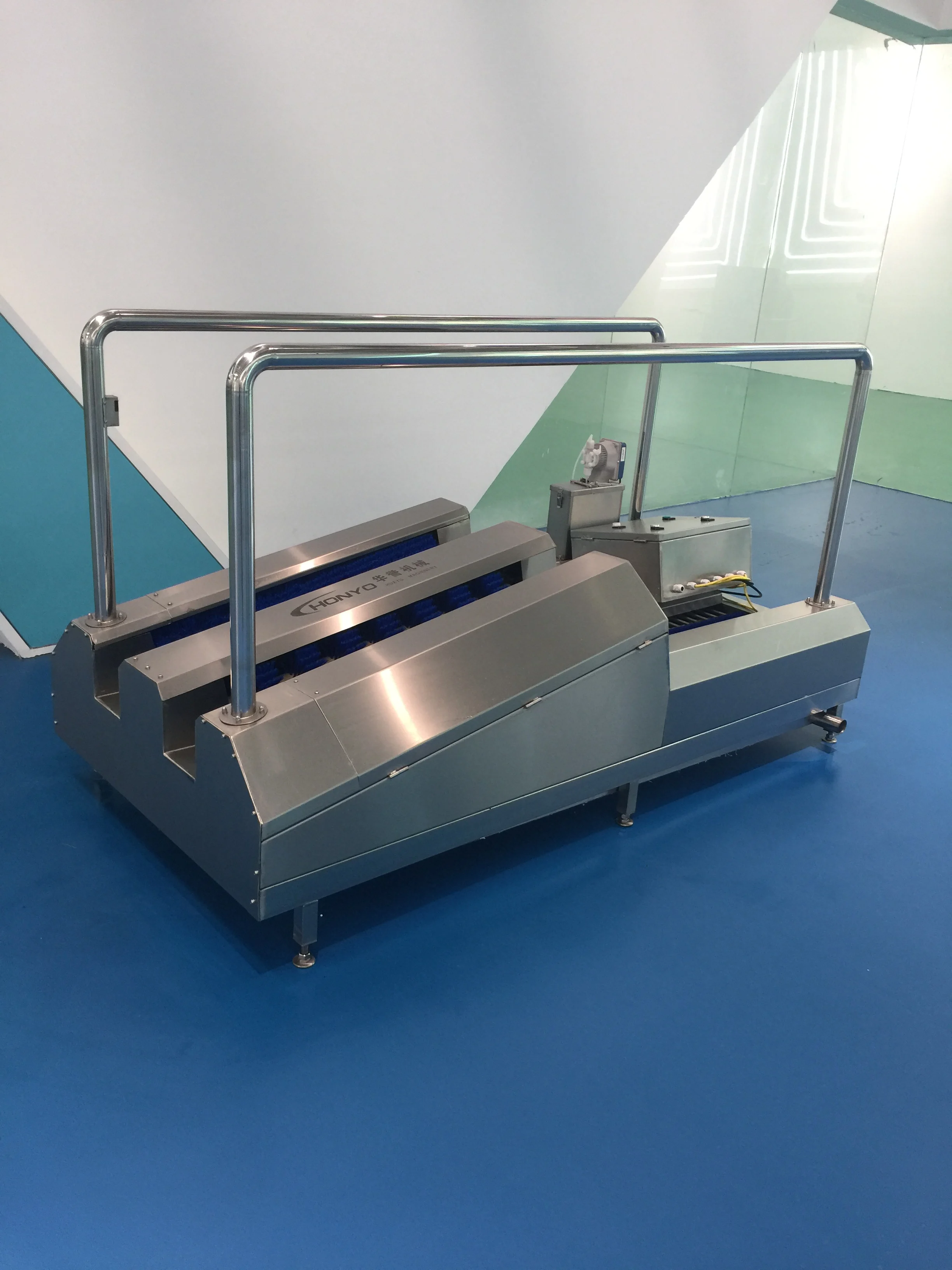 Integrated guided cleaning machine with access control unit for slaughterhouses and meat plants