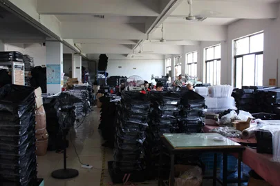 Dongyang Huojingjiachong Luggage Co., Ltd. 1