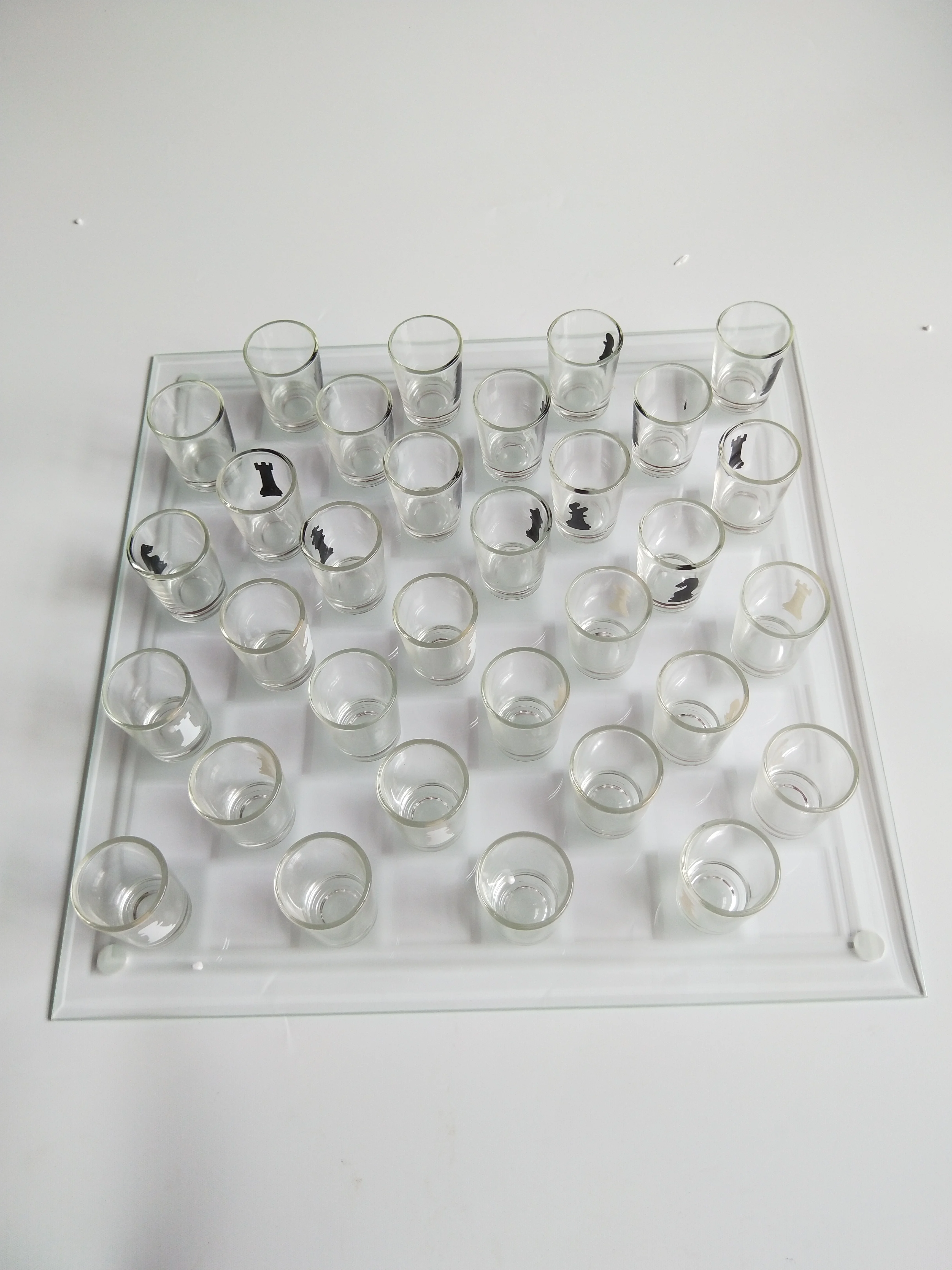 25*25 см Общая спецификация и 32 шахматные фигуры выстрел стекло Набор для игры в шахматы Алкогольная