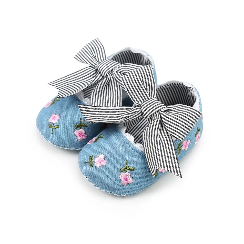 Оптовая продажа, вышитая Трехцветная детская обувь принцессы в полоску с бантом, детская обувь с мягкой подошвой