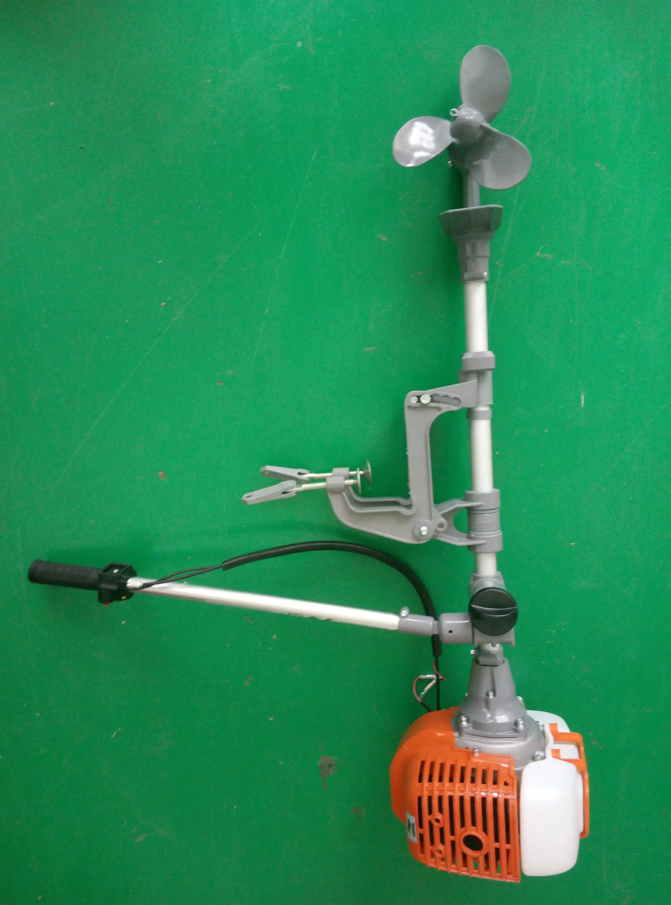 
 2 маленьких подвесных мотора srtoke  