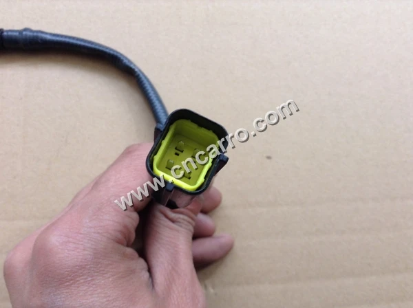 9052870-0258006948-Oxygen-
