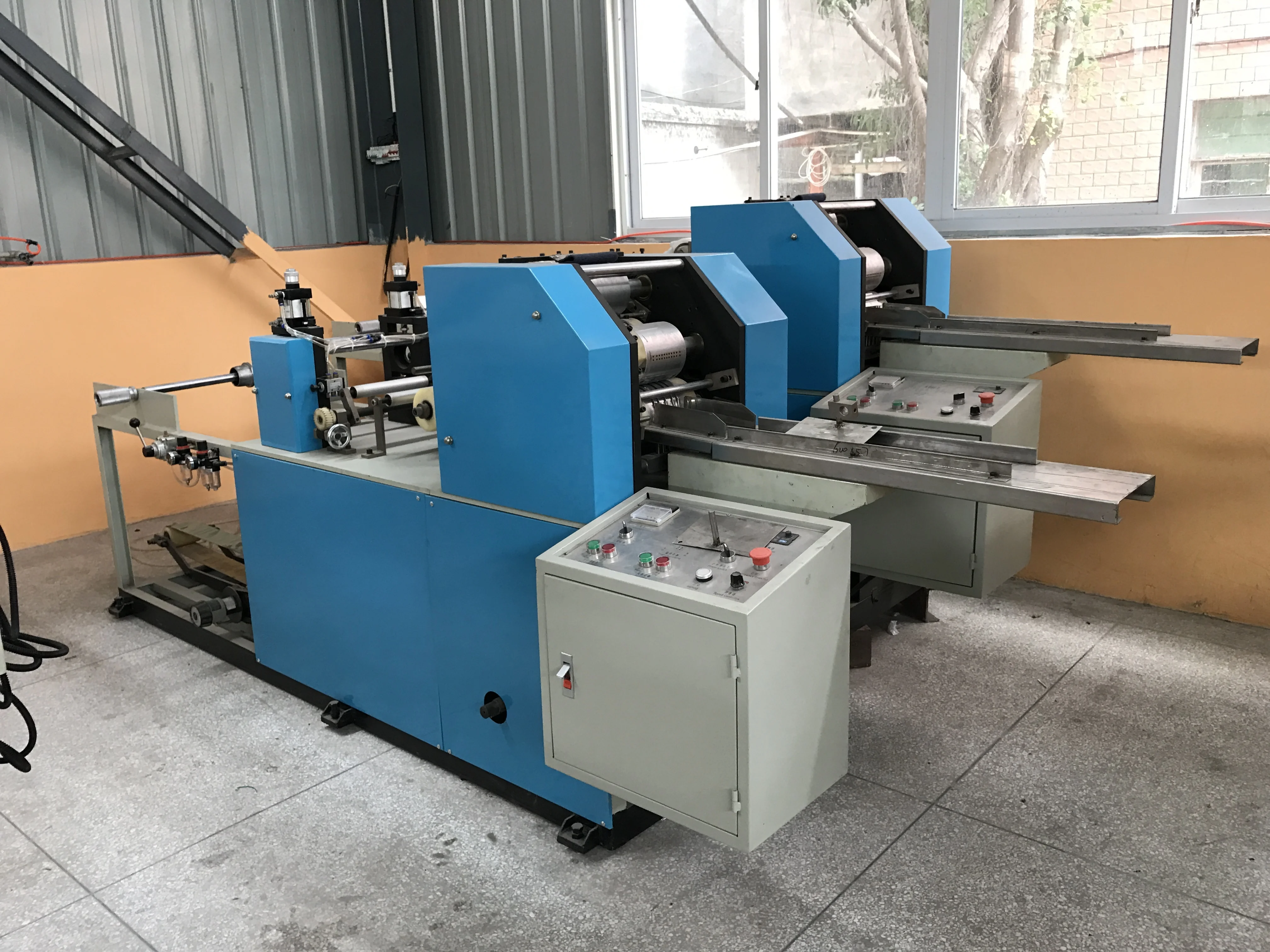 Xinda Factory Automatic Handkerchief Tissue Paper Product Making Machinery