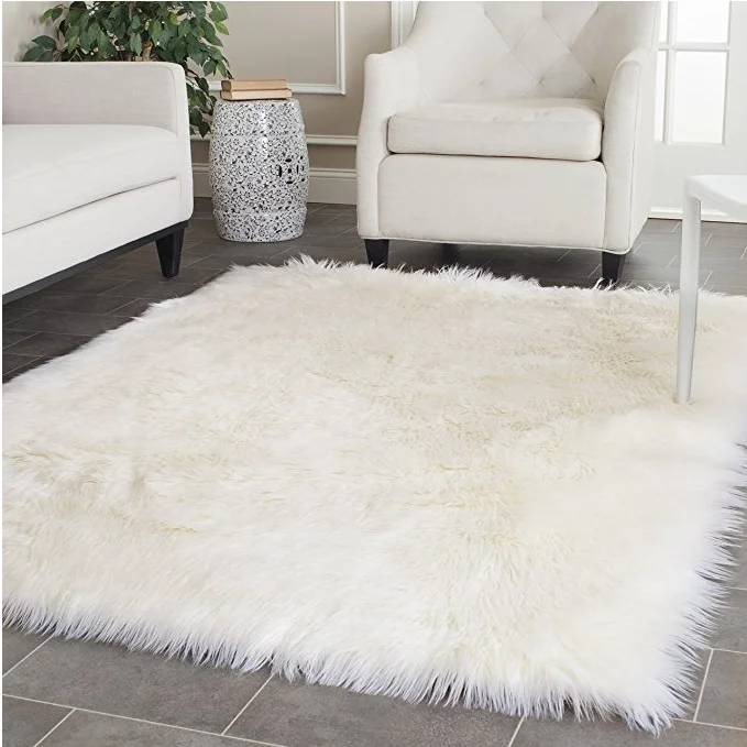 Коврик из овчины. Ковер Shaggy Luxury Luxury area Rugs. Ковёр Luxury Shaggy White. Ковер Паффи супер Шагги. Пушистый коврик.