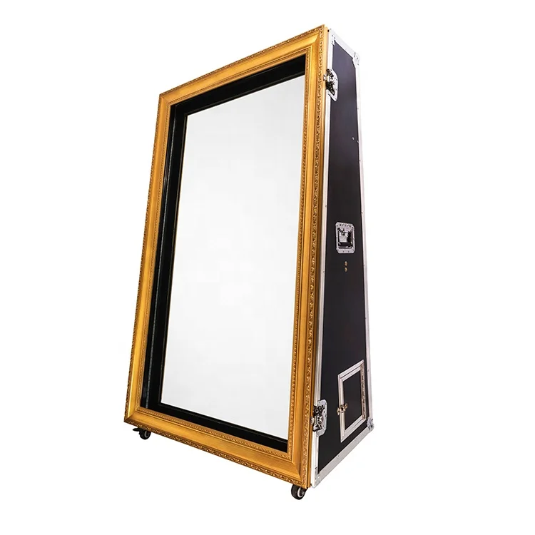 China Digital Interactive Mirror Photobooth Machine Photo Booth Wedding Booth with Wooden Frame