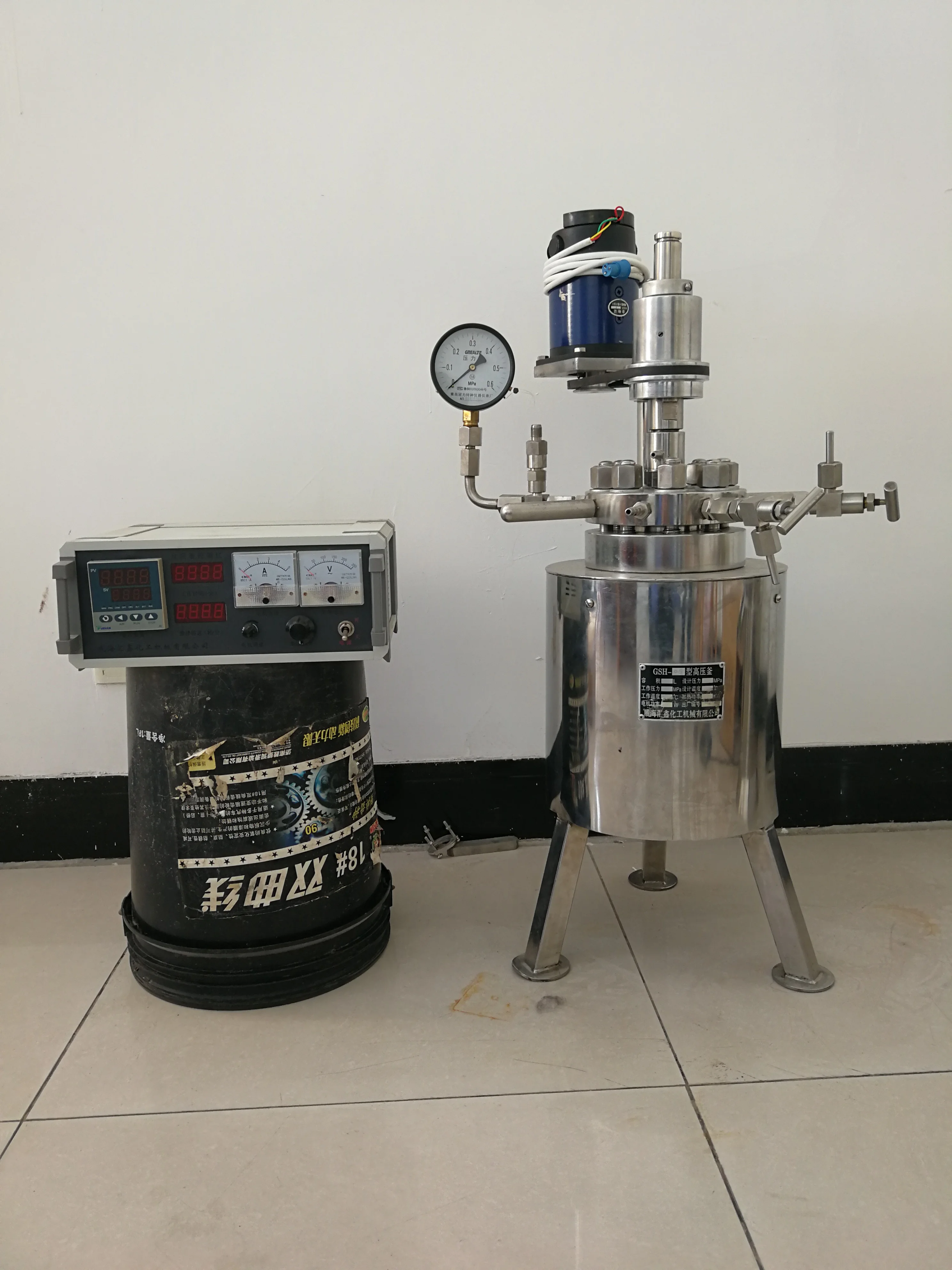 Lab Scale High Pressure High Temperature Magnetic Stirrer
