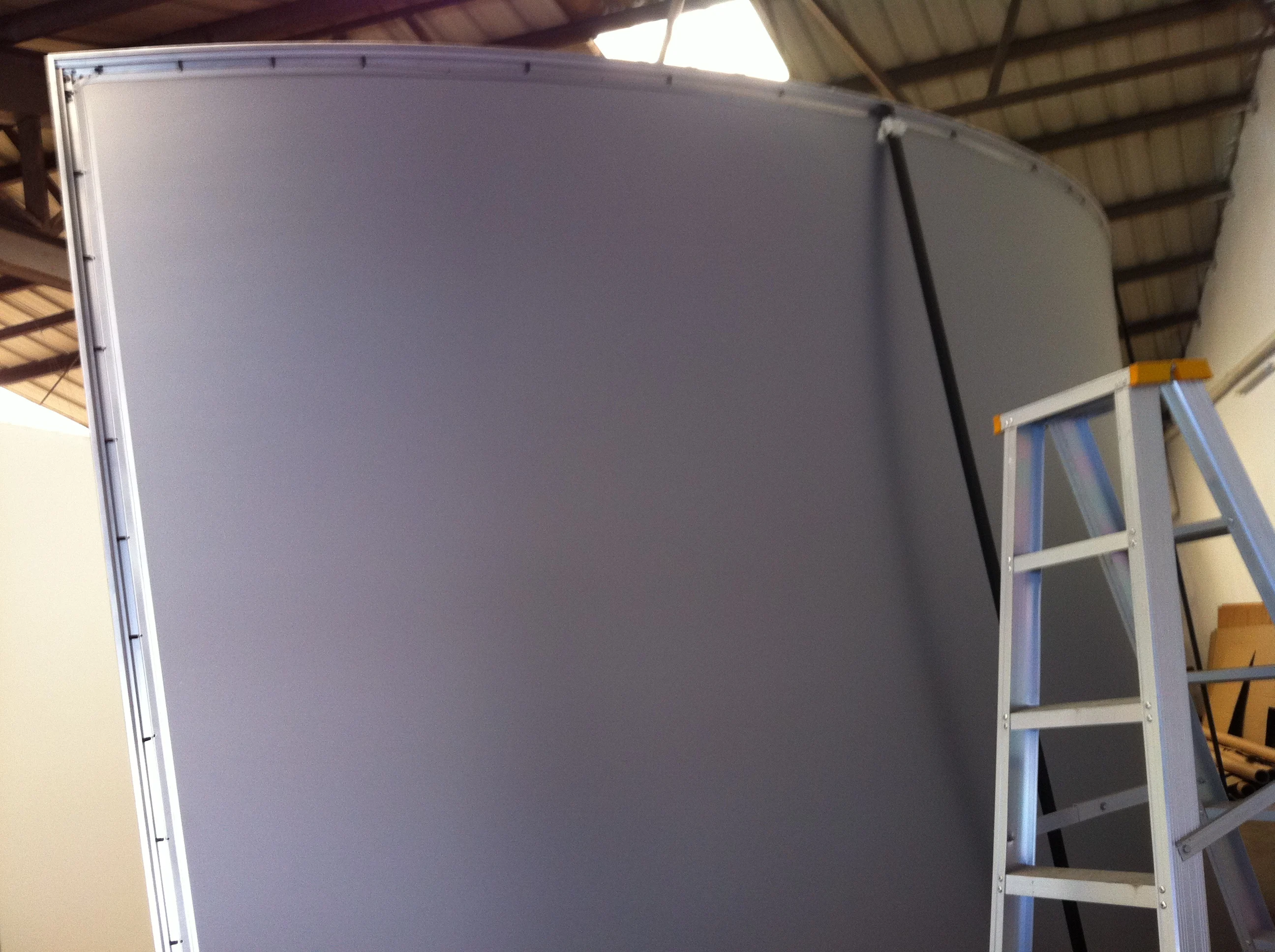 Telon Curved Projection Screens with Customized Service