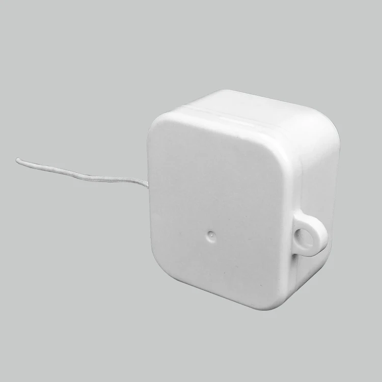 18 Note Movement in White Plastic Shell Pull String Musical