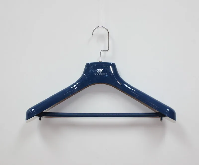 Plastic Coat Hangers Wide Shoulder