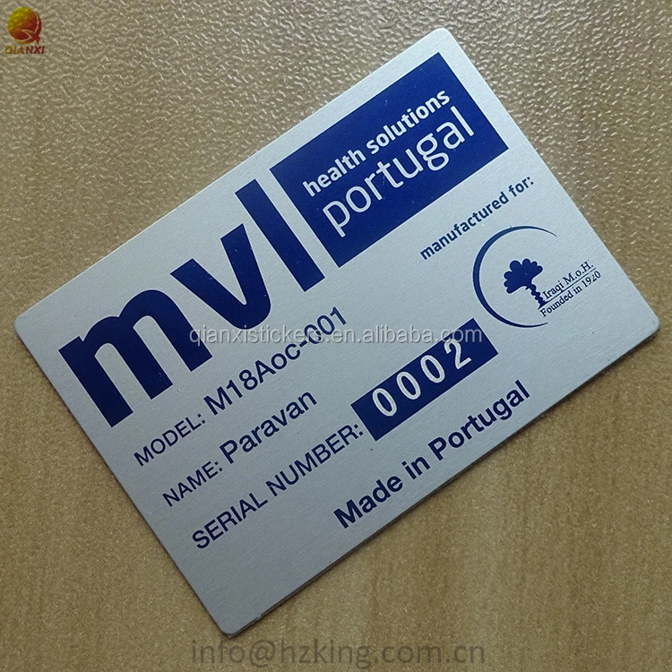 Серебристые матовые металлические алюминиевые этикетки 0,5 мм с лазерной маркировкой и 2 отверстиями