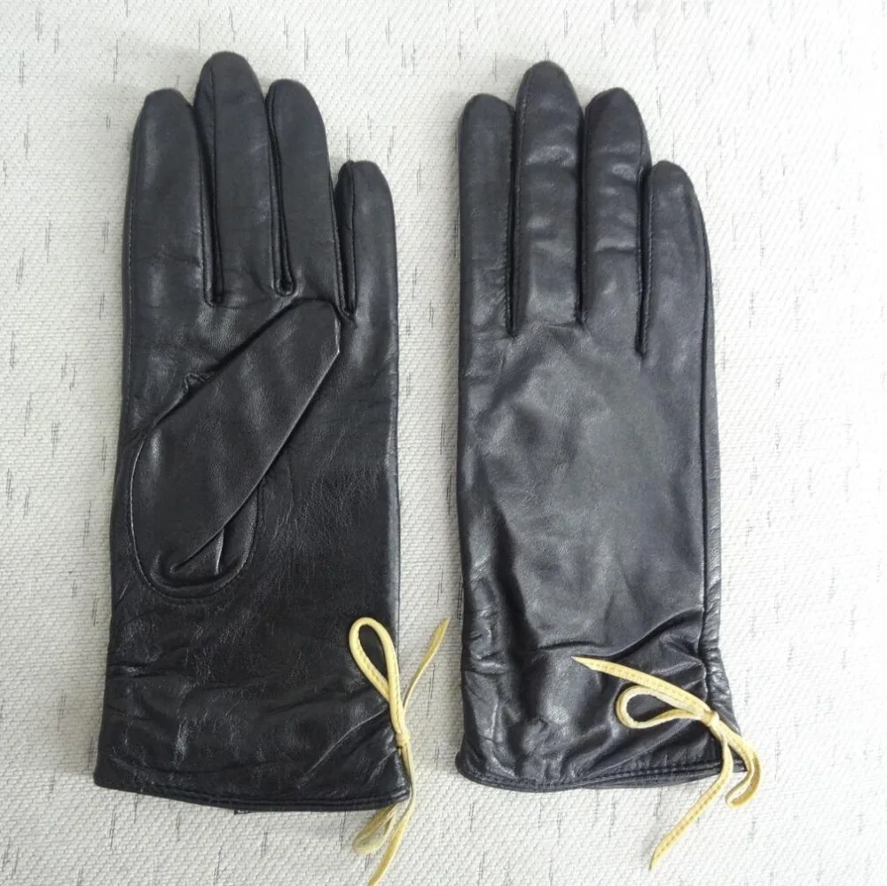 tight leather gloves