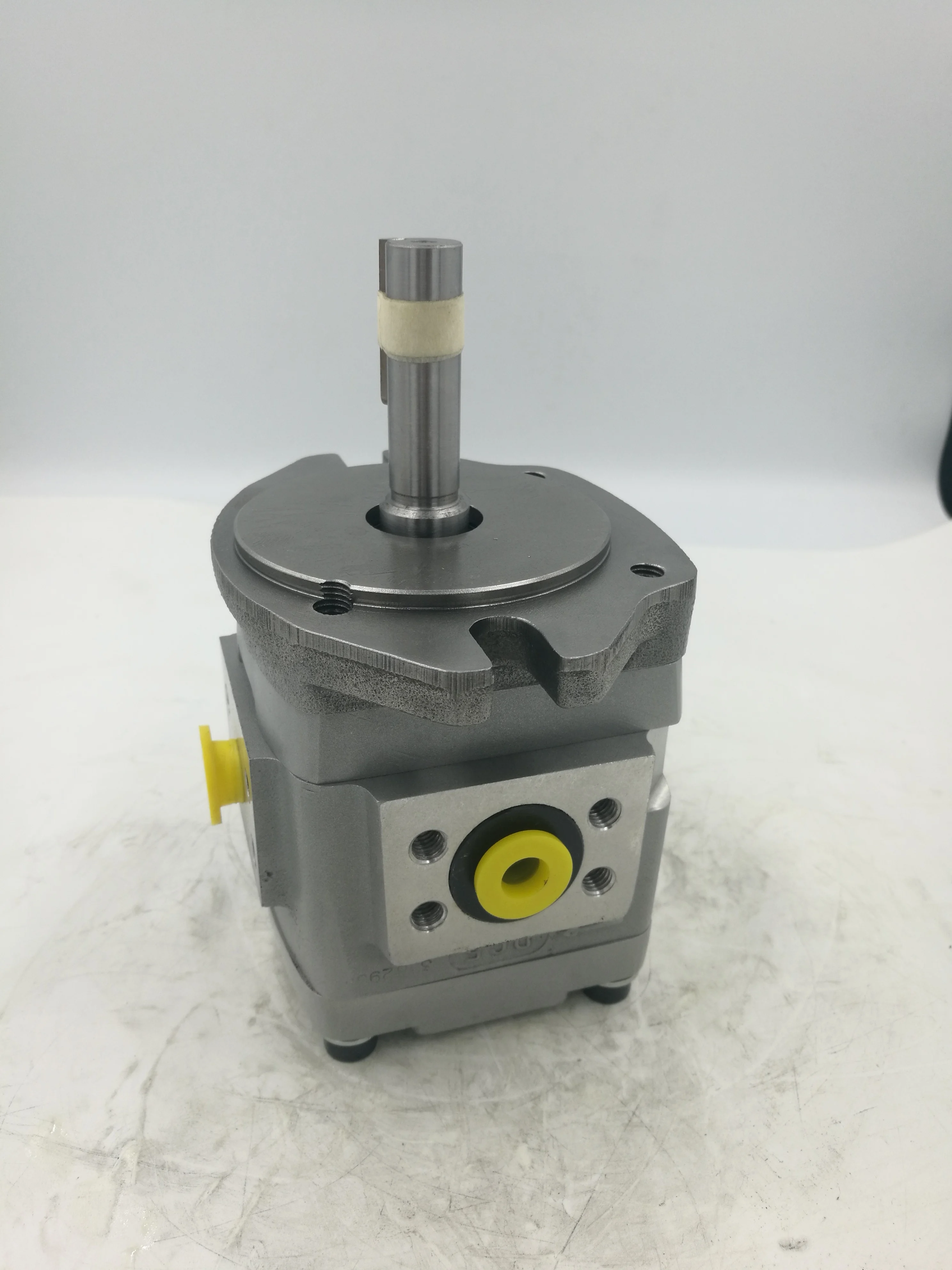 NACH I IPH series hydraulic pump original gear pump IPH-2B-8-11  high-pressure double oil pump