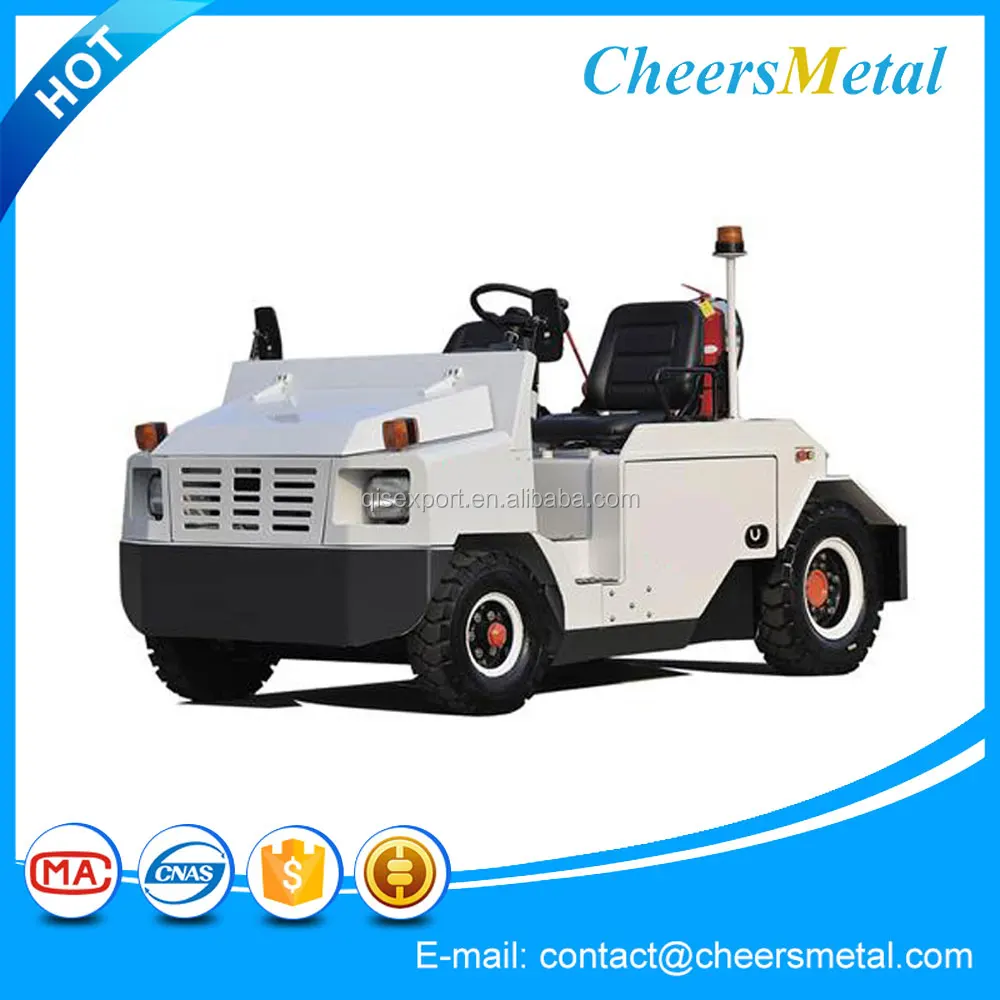航空機・ヘリコプター ANA towbarless tractor The towbarless tractor (TBL) on a runway of an international