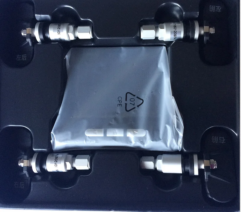 
Система контроля давления в шинах с 4 беспроводными датчиками 