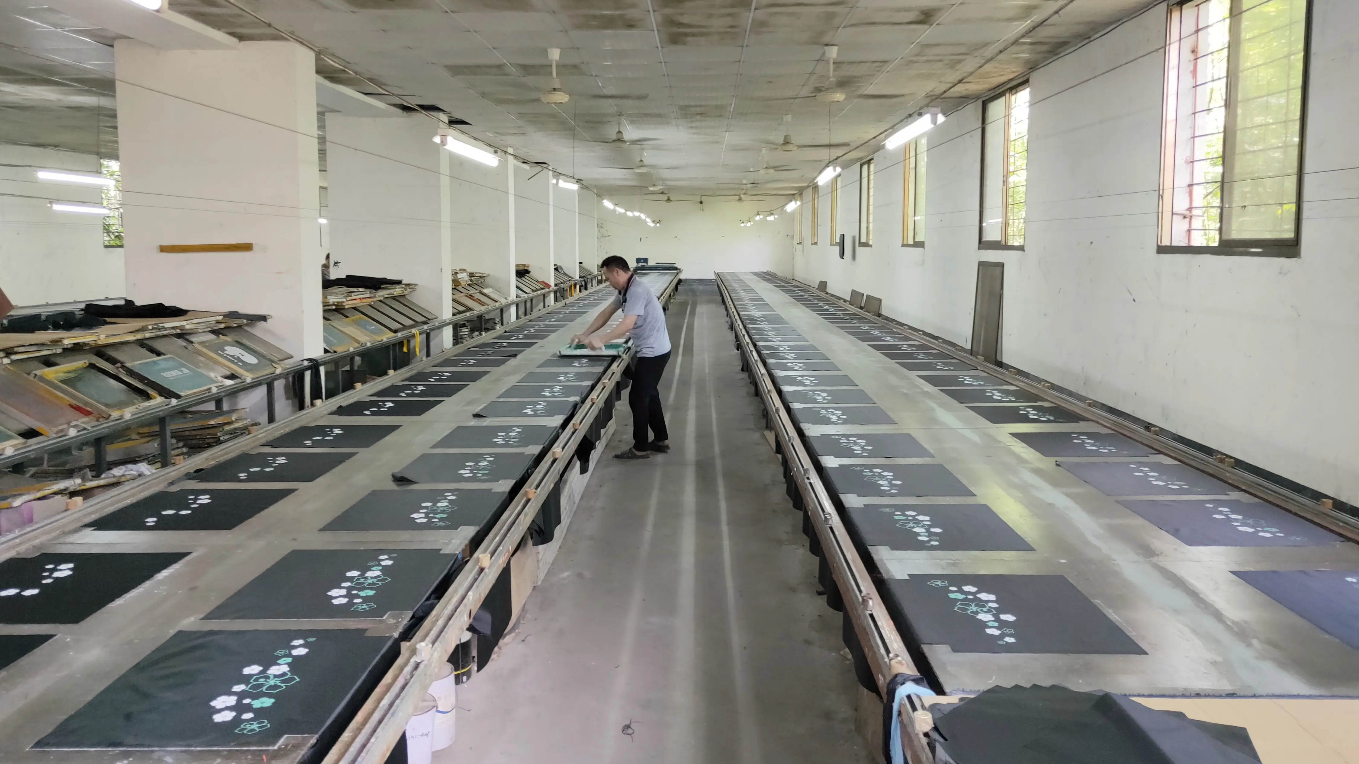 Lanxi Yilaibeidi Luggage Manufacturing Co., Ltd. 3