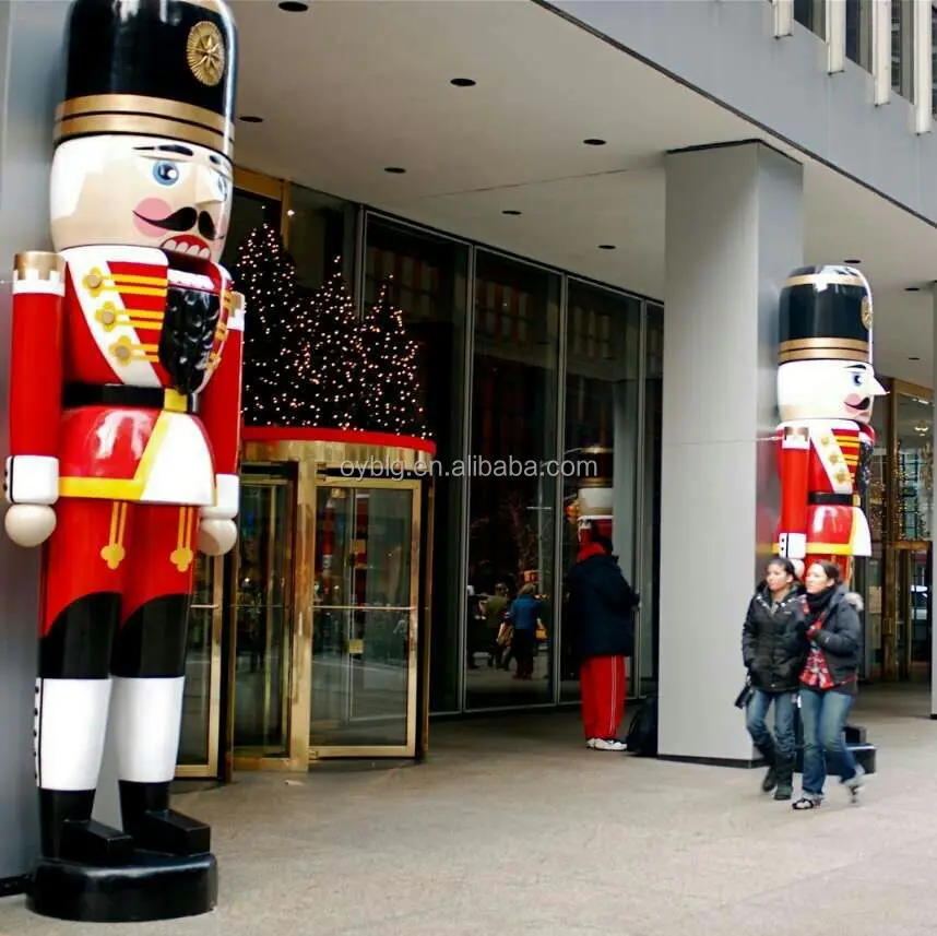 outdoor nutcracker soldier