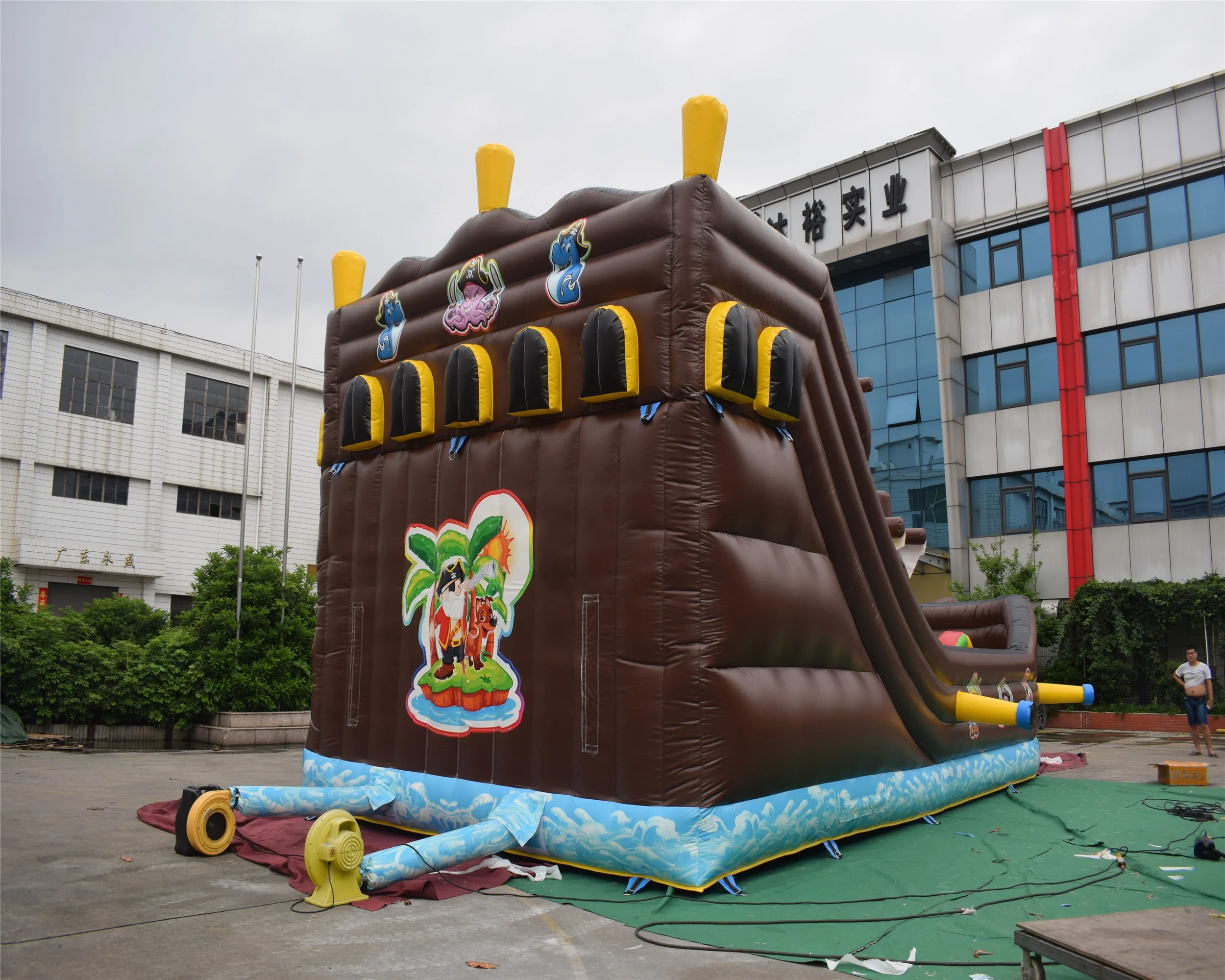 2024 New Design Pirate Ship Jumping Bouncy Castle Double Lane 