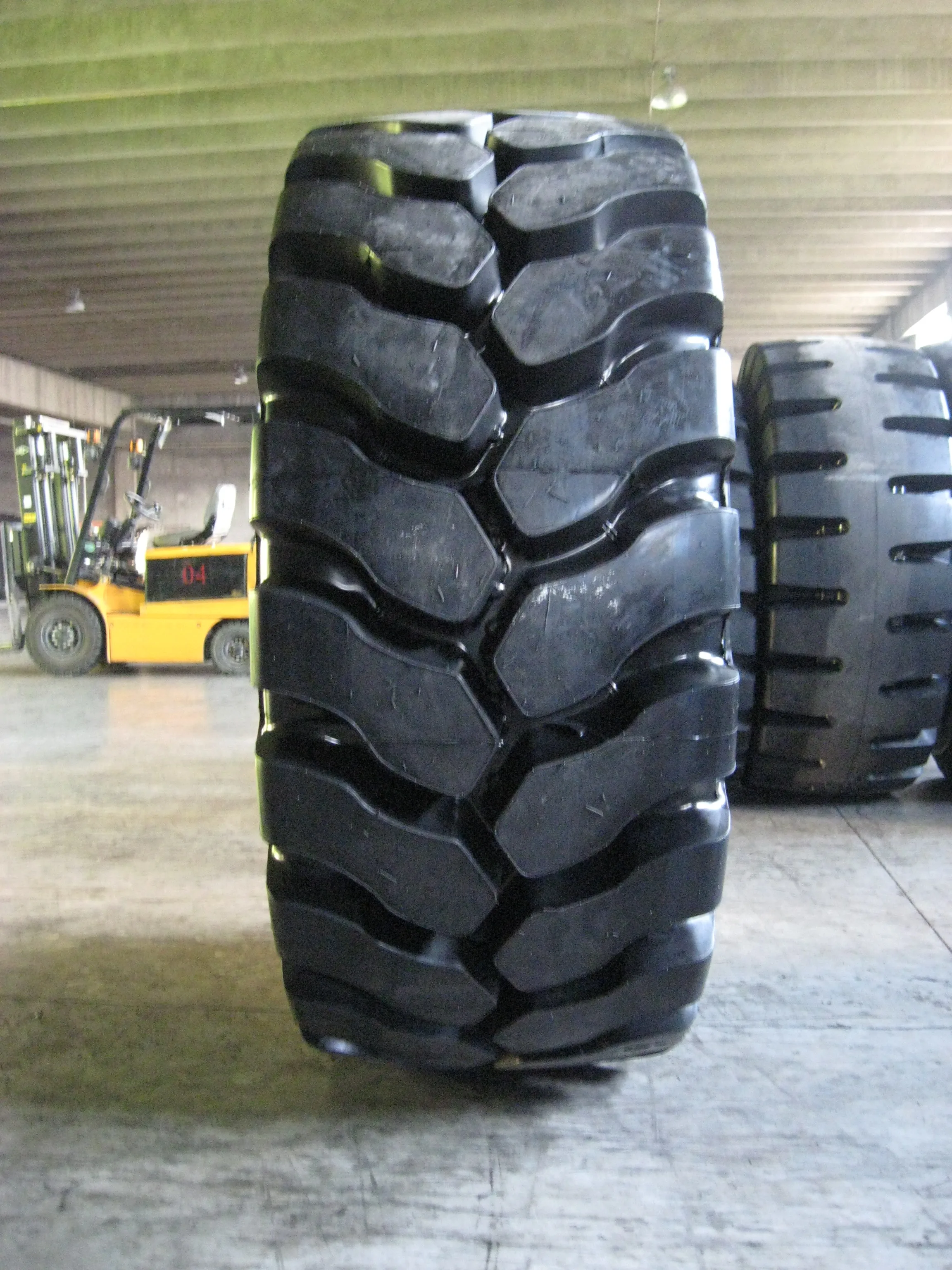 Otr Tire 17.5R25 20.5R25 23.5R25 26.5R25 29.5R25 2700R49 35/65R33 High Quality Low Price Otr Tyre
