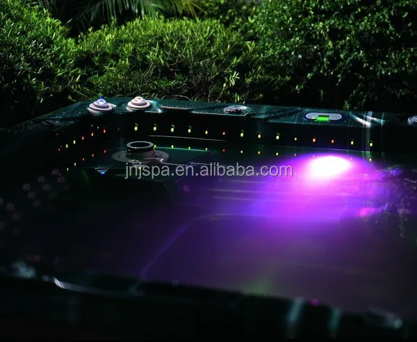 Europe Style Outdoor Spa Pool with Comfortable and Roomy Seats