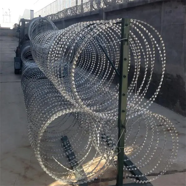 BTO&CBT Anti-rust Galvanized Concertina Razor Wire/Razor Barbed Wire ...