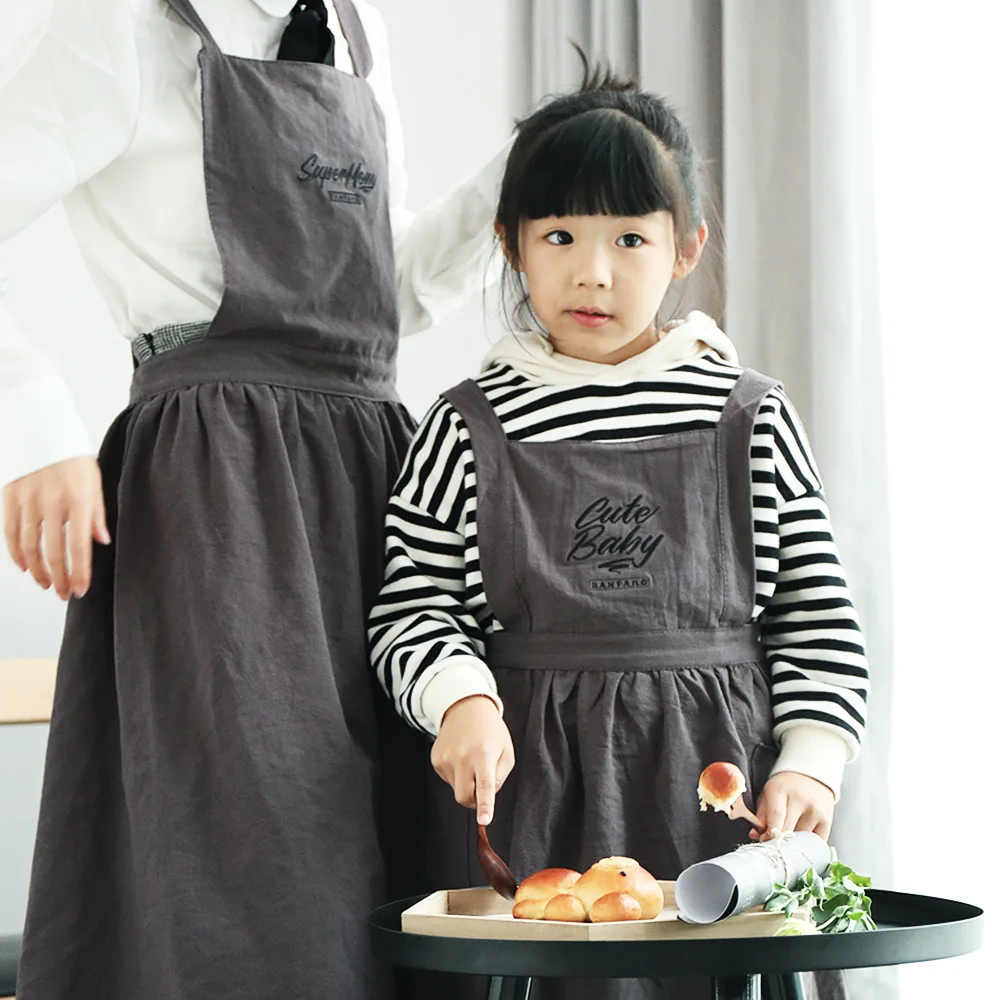 Нарядный фартук для мамы и дочки семейный ребенка