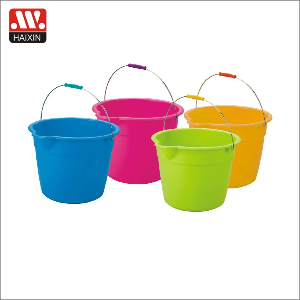 Cubo de agua 8 L. - Para tareas de limpieza / www.pentrilo.com / 8L.  Plastic Bucket - For cleaning ---- (Ref. 80000)