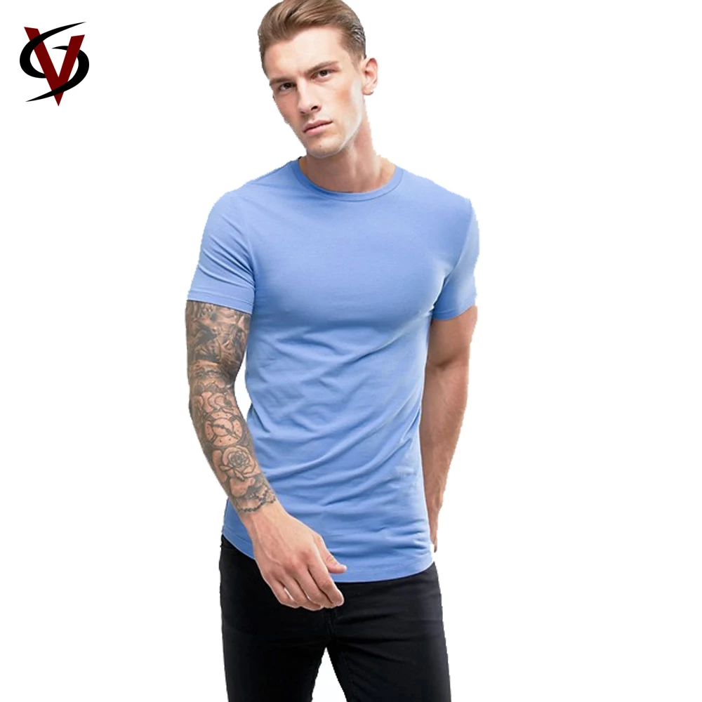 Приталенные футболки мужские. Cropp Shirt men Longline Fit рубашка. Мужская обтягивающая майка. Приталенная футболка мужская. Приталенная майка мужская.