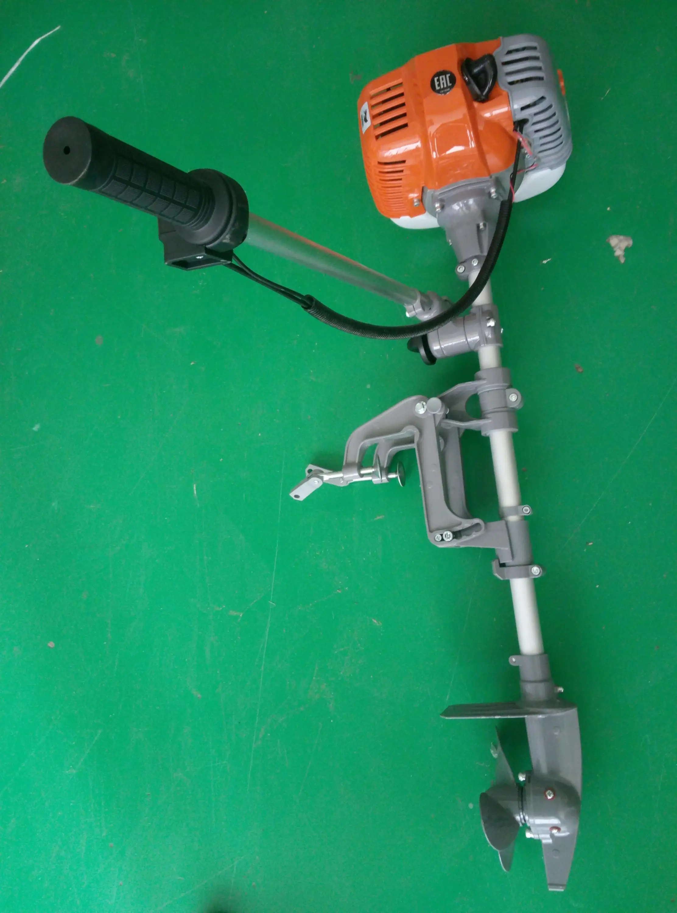 
 2 маленьких подвесных мотора srtoke  