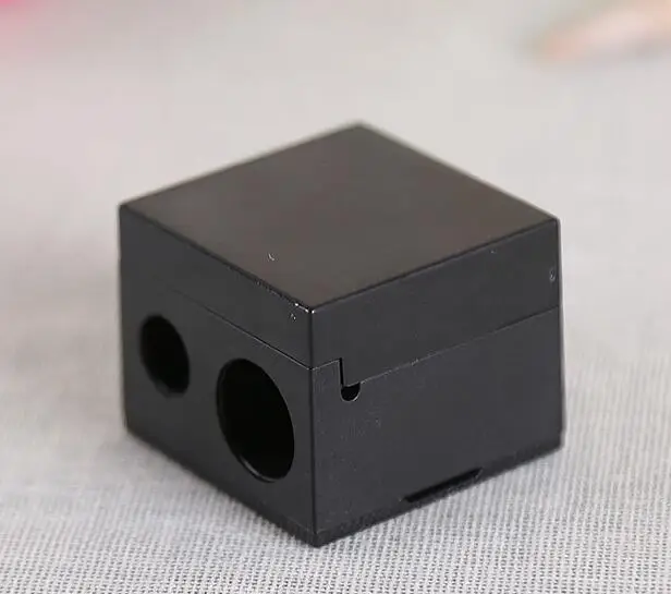 Косметики точилка для макияжа инструмент 2 двух Наклонных Отверстий карандаш бровей Бритва глаз губ перо косметический двойные