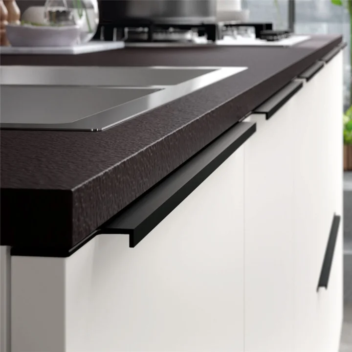 Простой кухонный шкаф из меламина с обеденным столом